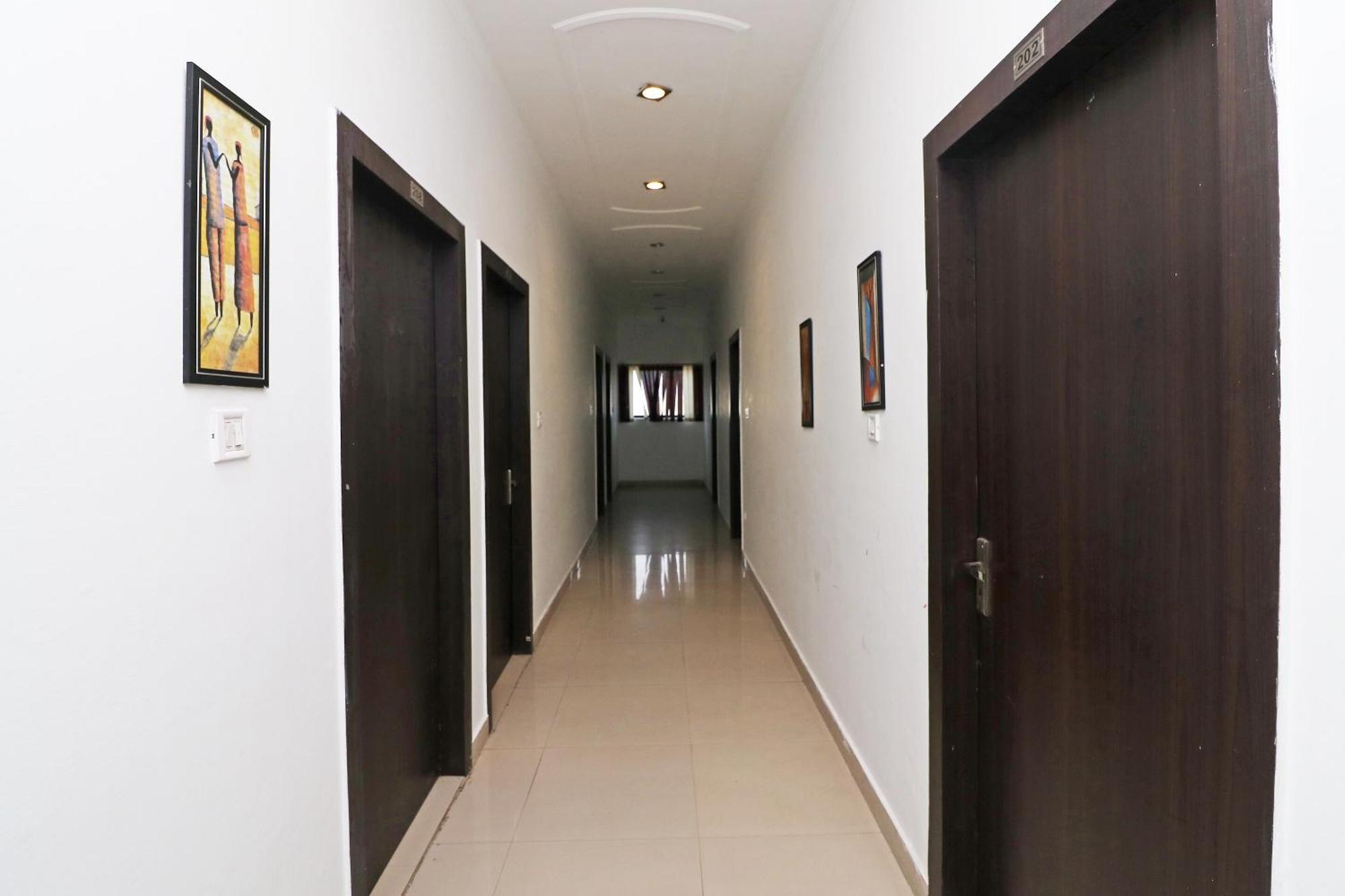 Hotel O Mid Town Ojus Tower Rudrapur Kültér fotó